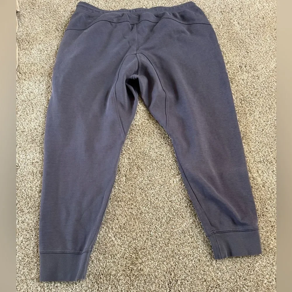 Men’s Nike Tech Jogger Sweatpants | 1X | Light Carbon
